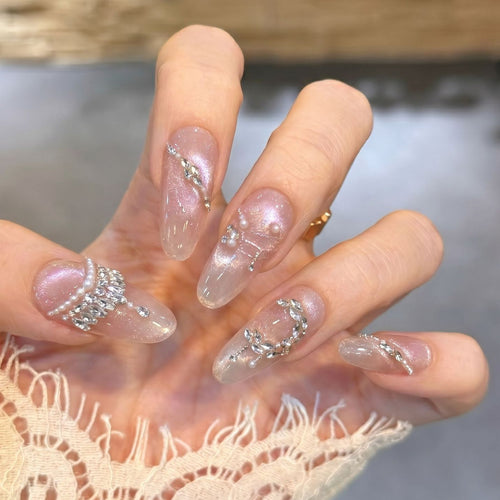 Künstlerisches Stiletto-Nagelkunst-Design Karnz