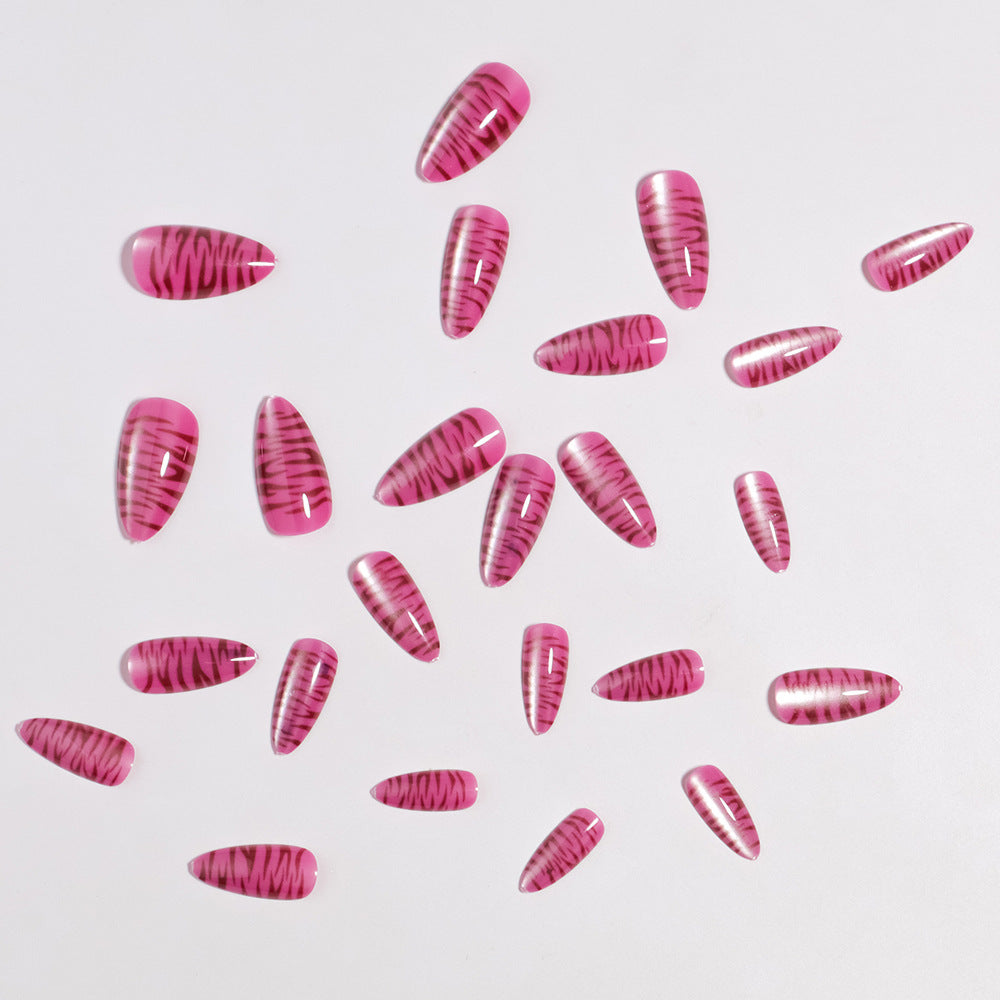 Künstlerische Stiletto-Nagelkunst-Tipps Karnz