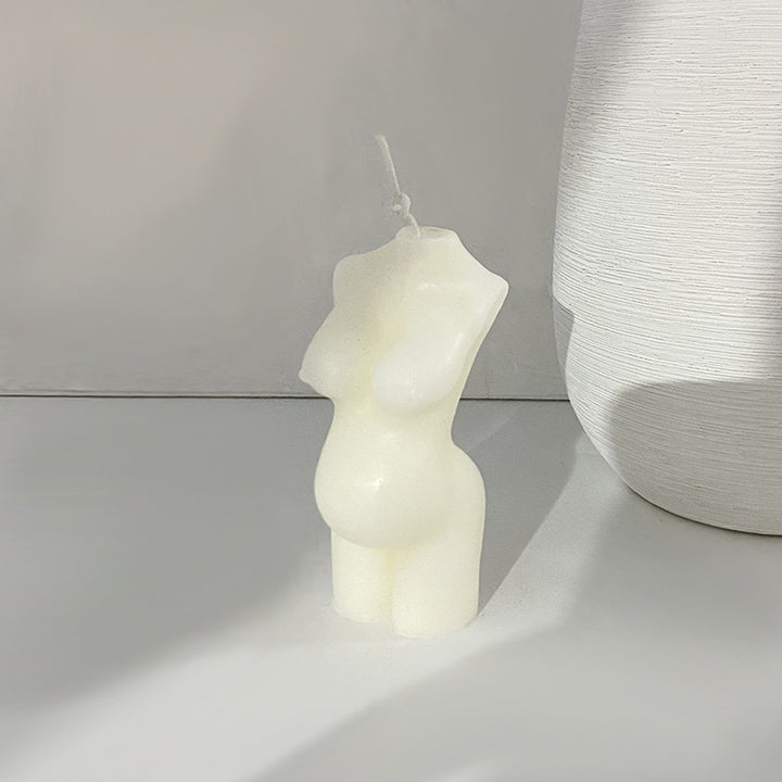 Skulpturaler weiblicher Torso Duftsojawachskerze