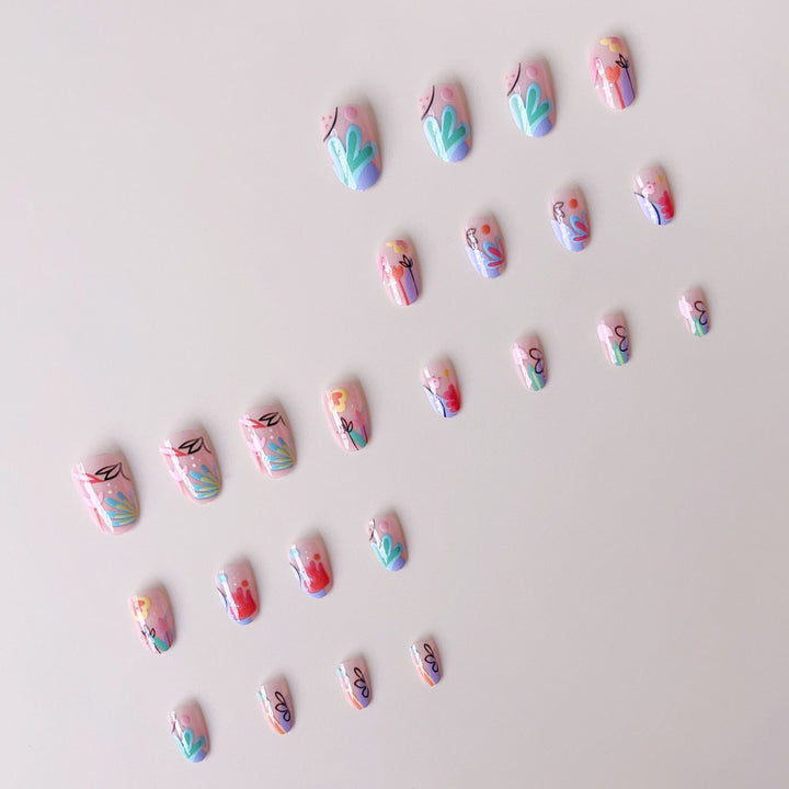 Kreatives Nagelkunstset mit bunten Blumen-Designs Karnz