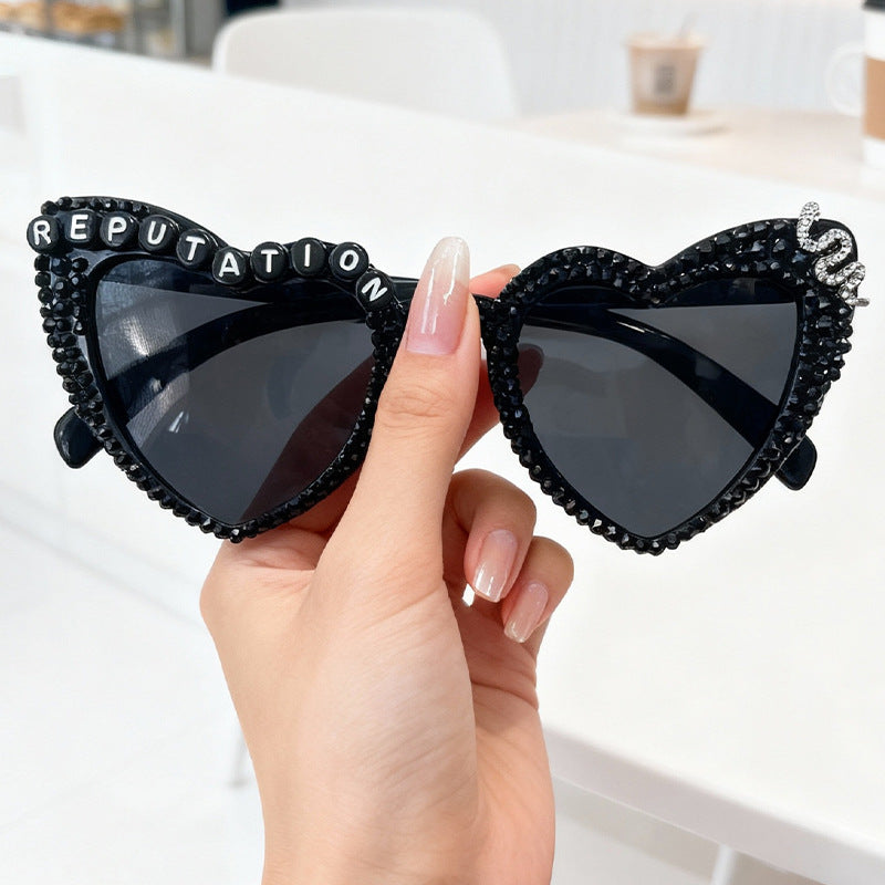 Statement Herzrahmen Sonnenbrille Karnz