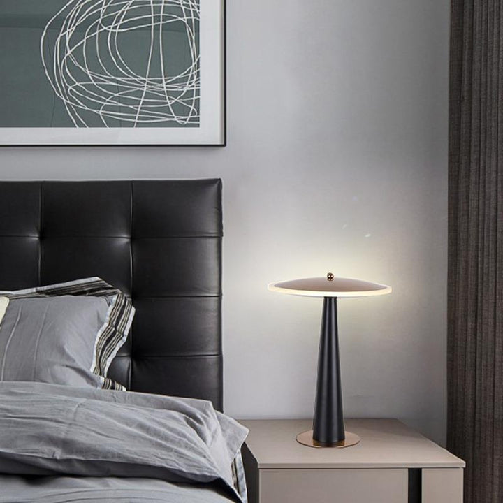 Minimalistische Kegel Tischlampe