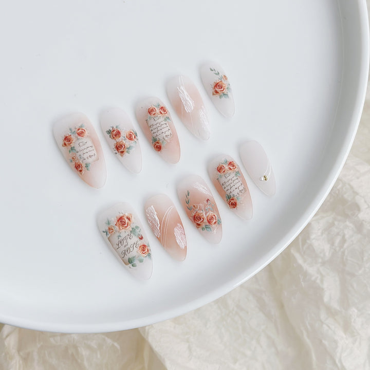 Schmetterlings-verzierte Press-On Nagelset