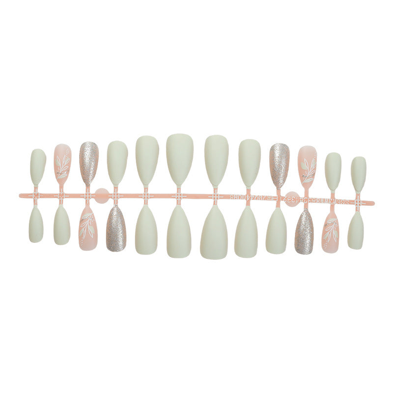 Elegantes Press-On Nagelkunst-Set mit floralem Akzent Karnz