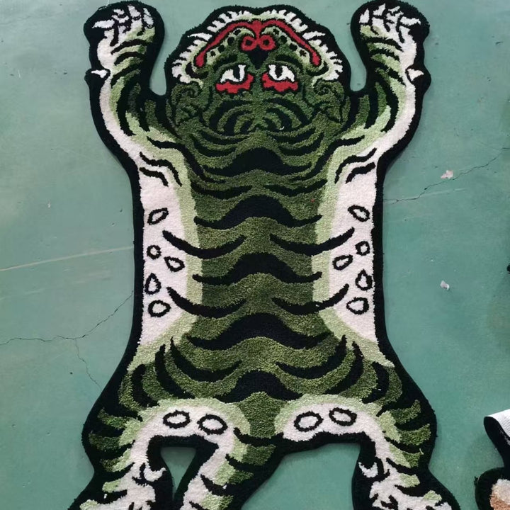 Tiger-förmiger gestickter Akzentteppich