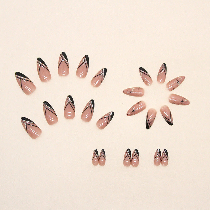 Elegante Press-On Nagelkunst Design Karnz