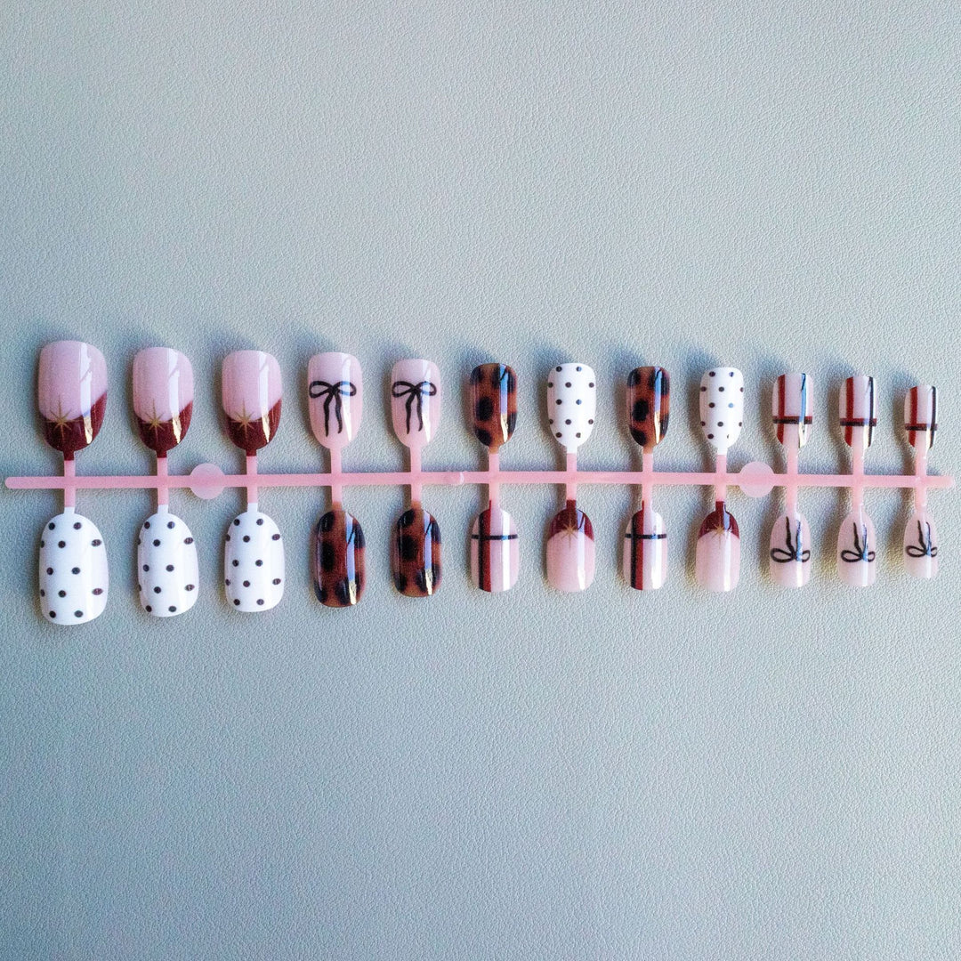 Trendiges dekoratives Nagelkunst-Set