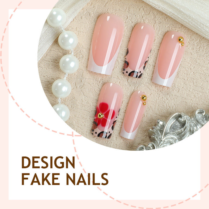 Kunstnagelset mit modernen Blüten- und Leopardenmotiven Karnz