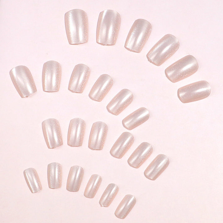 Verschönernde Press-On-Nagelset Karnz