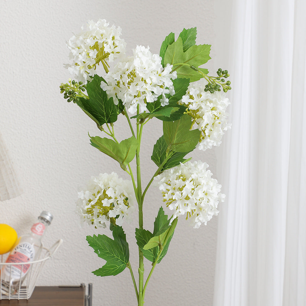 Künstlicher Hydrangeazweig mit lebhaften Blüten und detailreichen Blättern Karnz