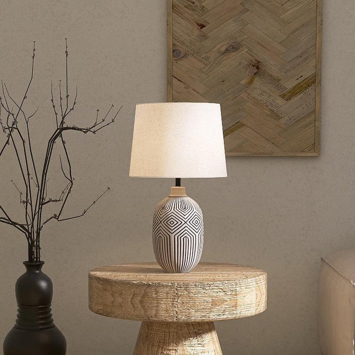 Geometrische Keramik Tischlampe