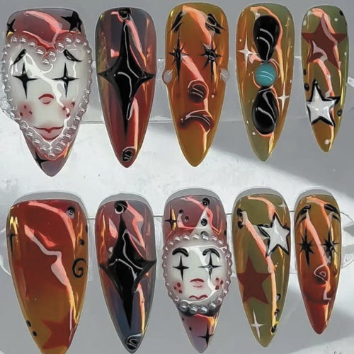 Künstlerischer Press-On Nagelset mit einzigartigen Designs