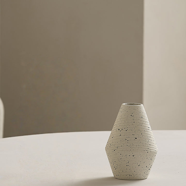Elegante und Kunstvolle Keramikvase Karnz