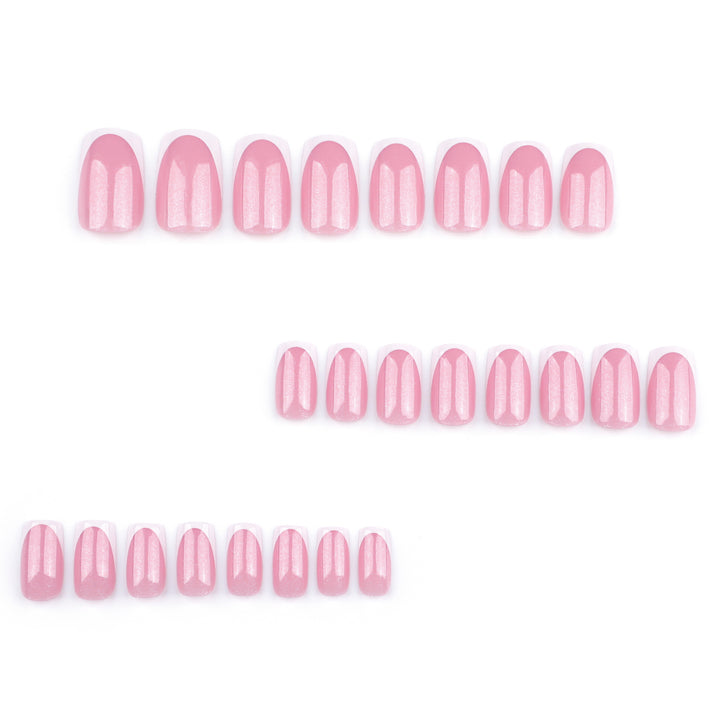 Funkelnde Nagelkunst mit elegantem French Tip Karnz