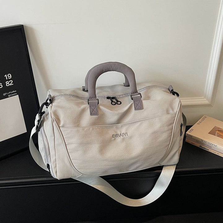 Geräumige vielseitige Reisetasche