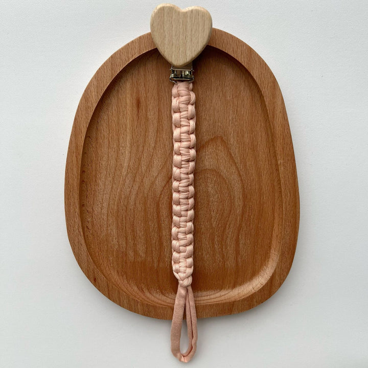 Geflochtener Baumwoll-Schnuller- und Beißring-Clip mit herzförmiger Holz-Sicherheitsklemme