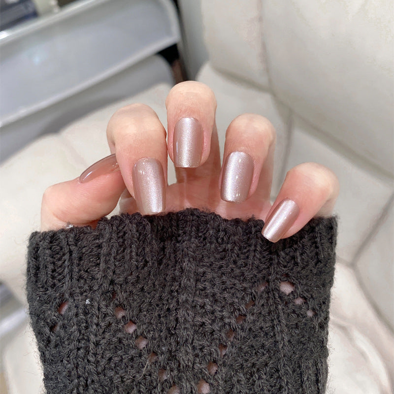 Elegante Press-On Nail Tips mit glänzendem Finish Karnz