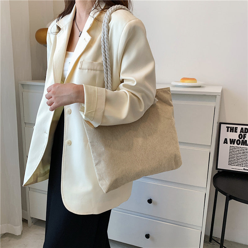 Texturierte Kordelzug-Tasche