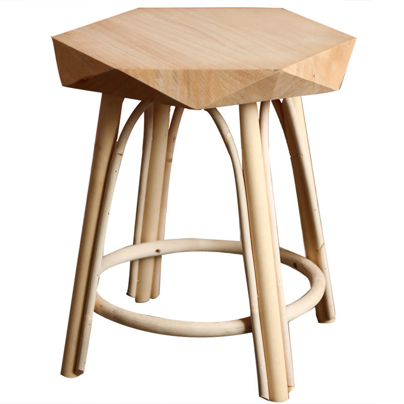 Moderner Hocker aus hochwertigem Holz Karnz