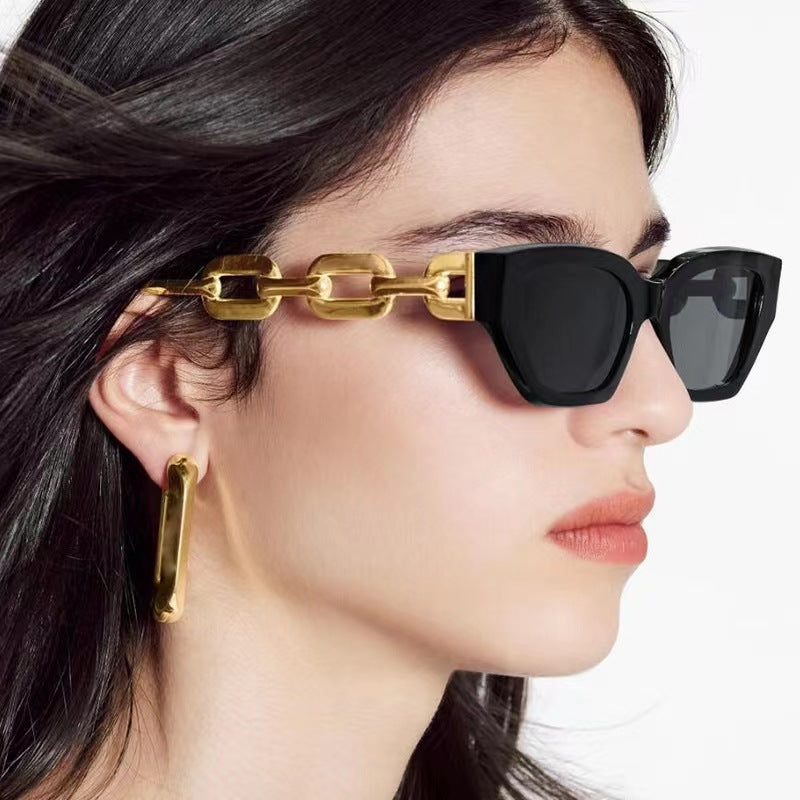 Damen Cat-Eye Sonnenbrille mit dekorativem Kettenrahmen Karnz