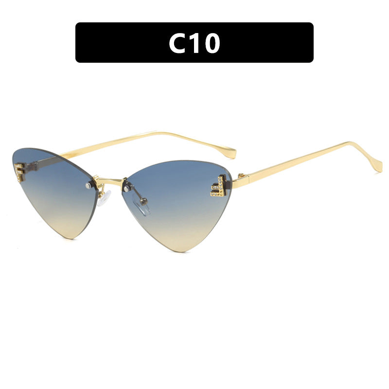 Damen extravagante Cat-Eye Sonnenbrille mit funkelnden Details Karnz