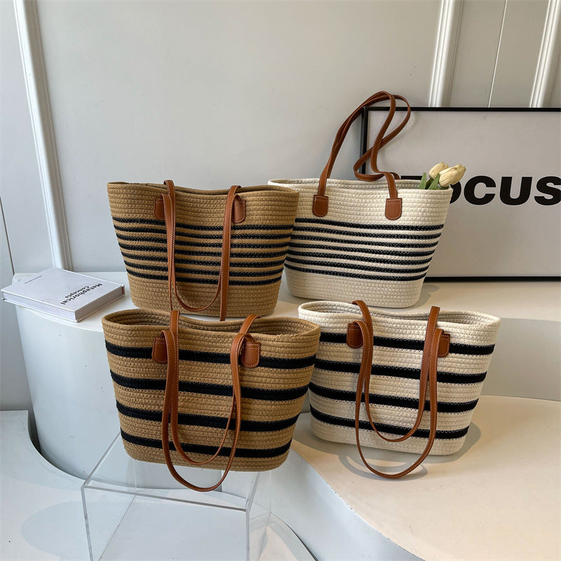 Stylische gestreifte Strandtasche Karnz