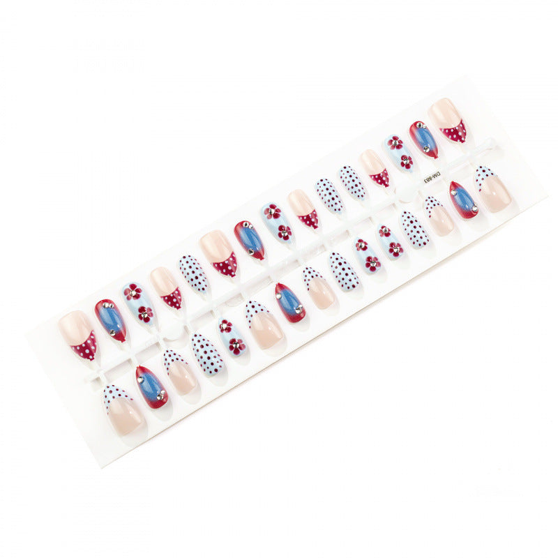 Kunstvolles Nageldesign