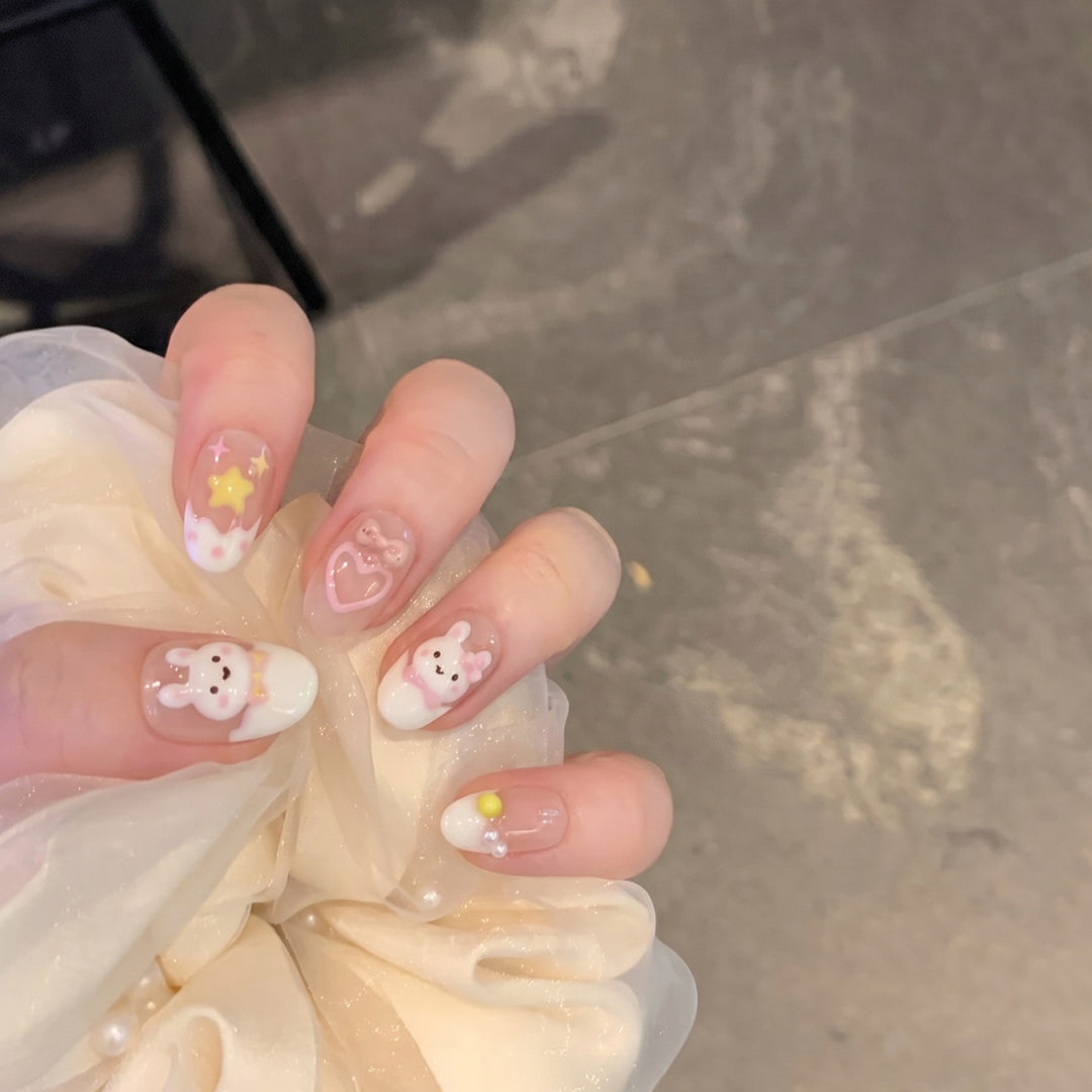 Verspieltes Cartoon-Charakter-Nagelkunst-Set Karnz