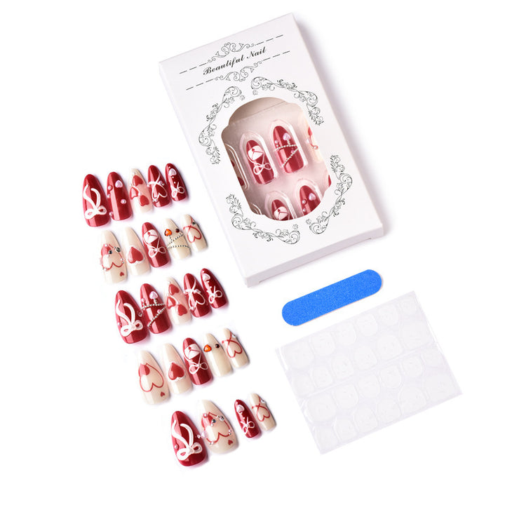 Nageldesign Set mit romantischen Herzmotiven Karnz