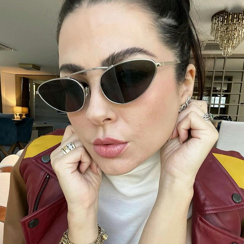 Damen trendige Cat-Eye Sonnenbrille mit schmalem Metallrahmen Karnz
