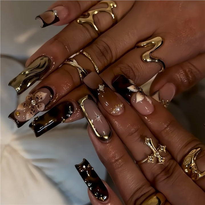 3D Blumen- und Edelstein Press-On Nagelset Karnz