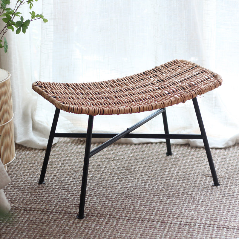 Moderner Hocker aus geflochtenem Rattan Karnz