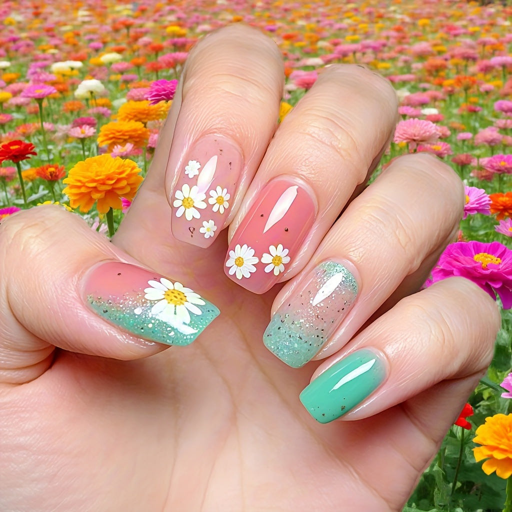 Kunstnägel mit Sommerlichem Blumenmotiven Karnz