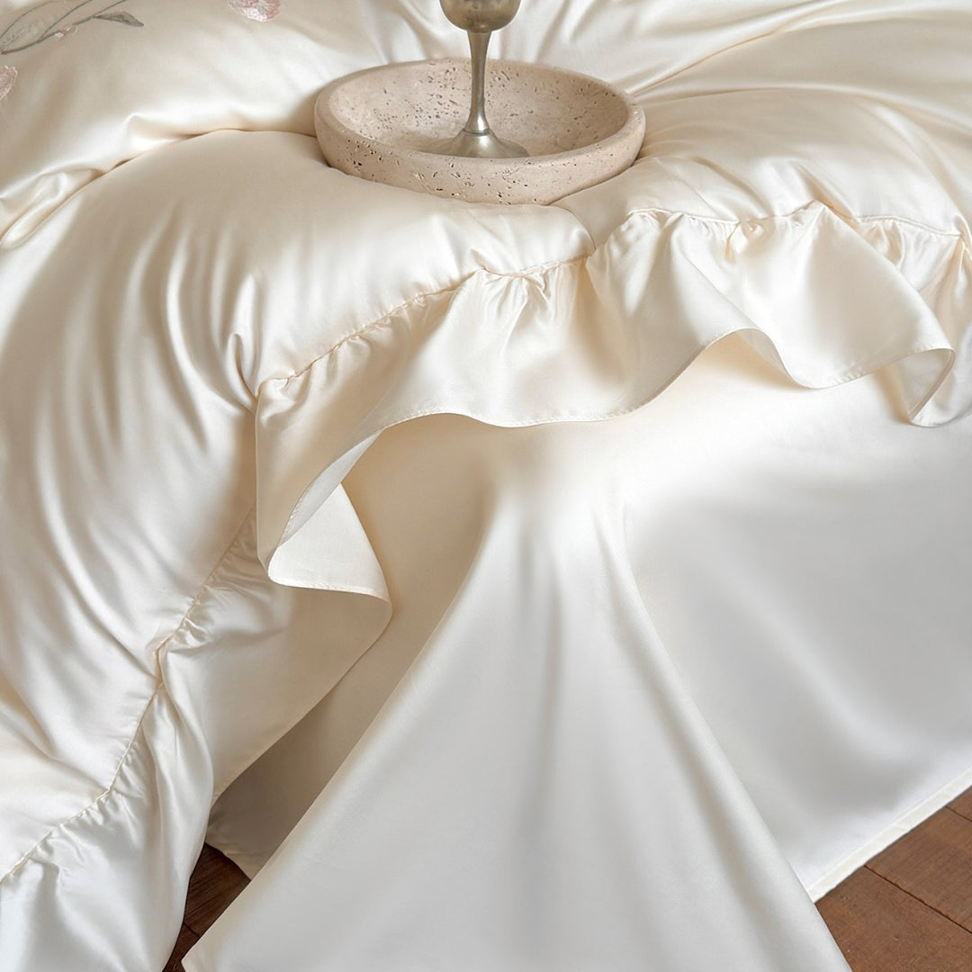 Besticktes Satin-Effect Floral Bettbezug Set mit Rüschenspiess und Kissenbezügen