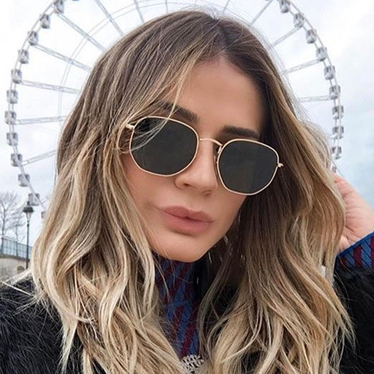 Damen modische geometrische Sonnenbrille mit robustem Metallrahmen Karnz