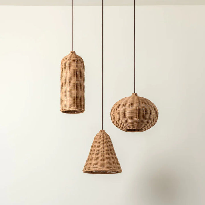 Handgefertigte Pendelleuchte aus geflochtenem Rattan Karnz