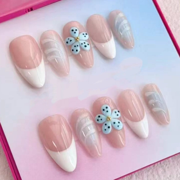 Künstlerisches Floral- und Stern-Applikationen Press-On Nagelset Karnz