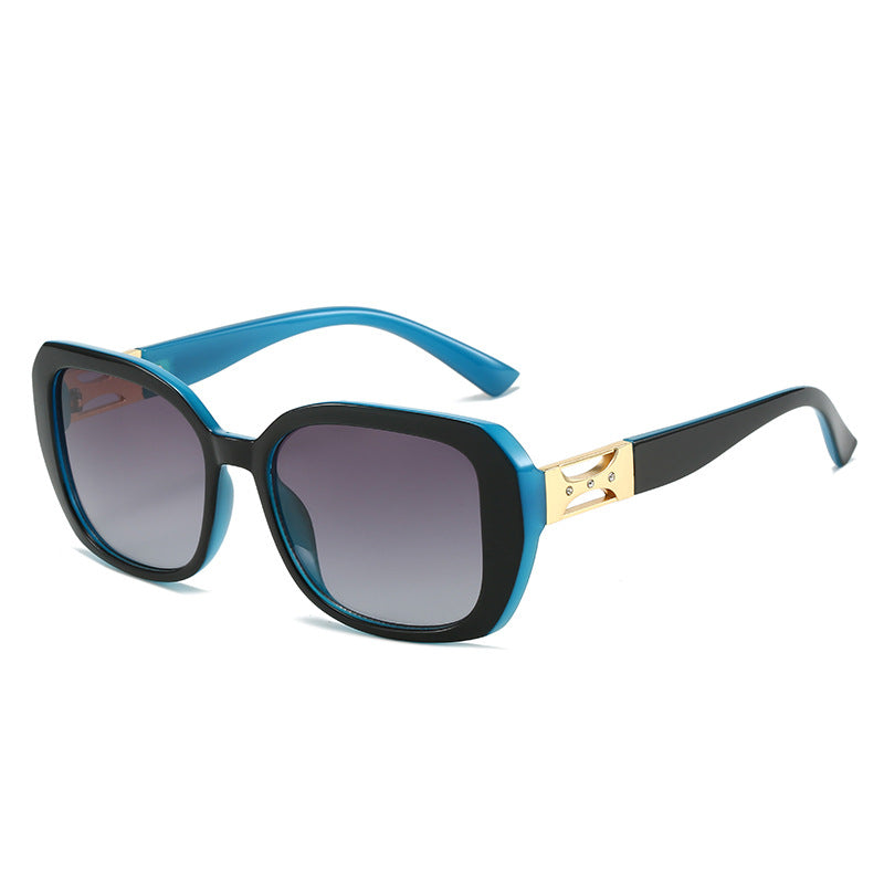 Damen Designer-Sonnenbrille mit luxuriös akzentuiertem Rahmen Karnz