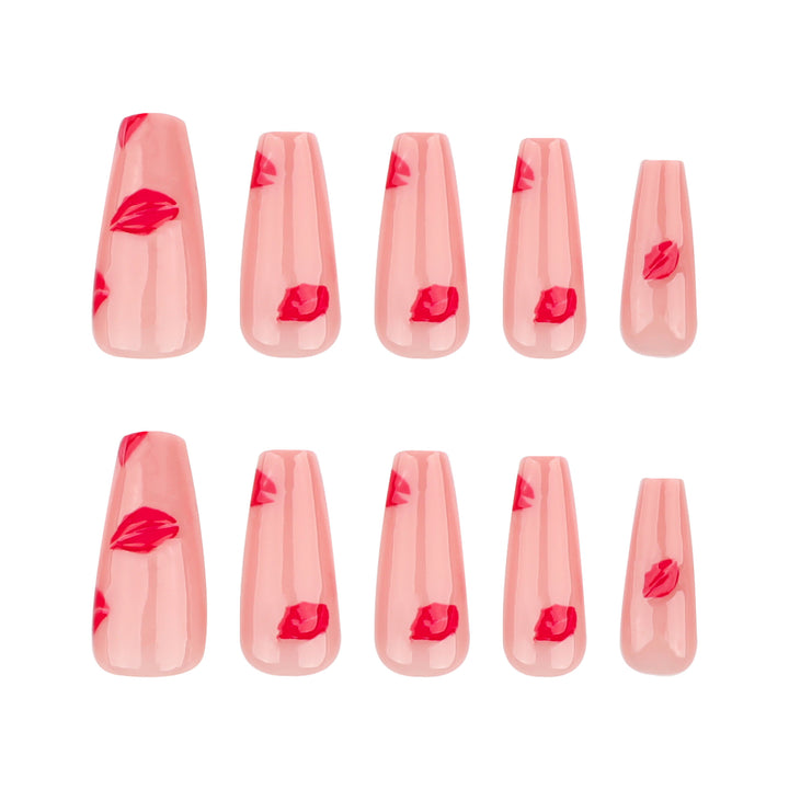 Kunstvolle Nagelverlängerungen mit Lippen-Design Karnz