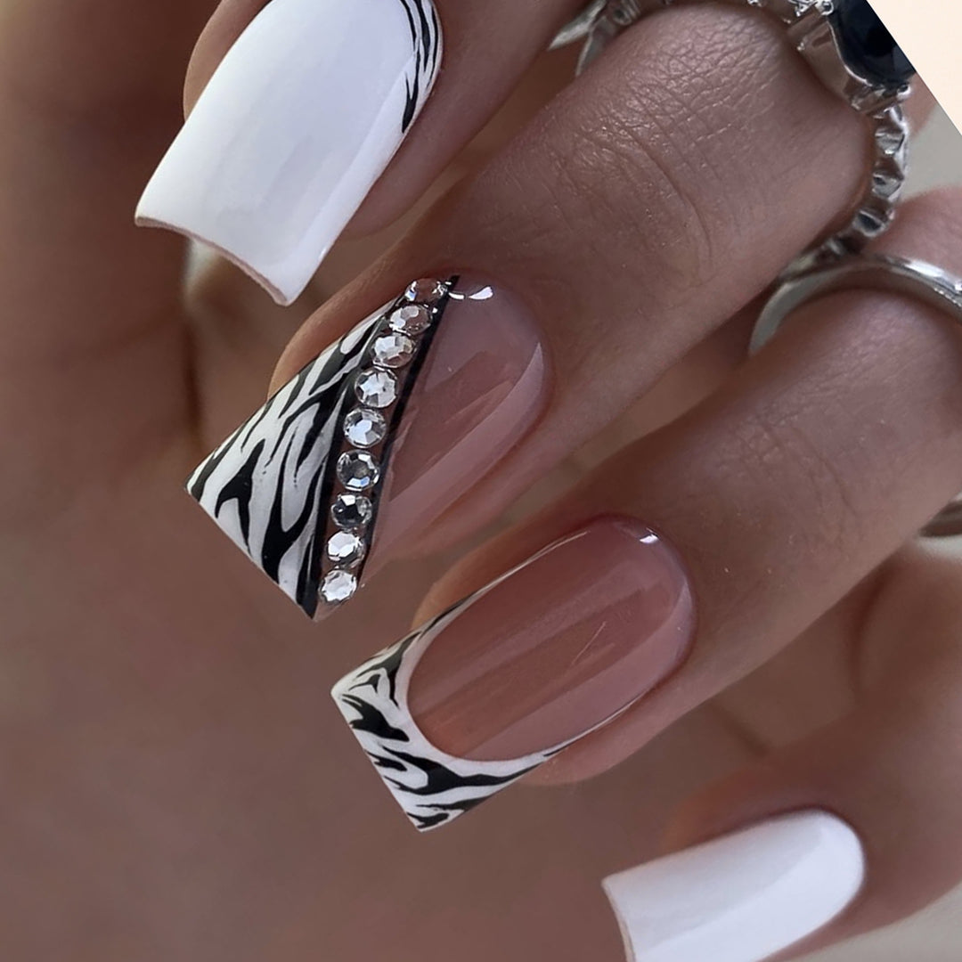 Stylische Zebra-Print-Acryl-Nagelkunst-Erweiterungen Karnz