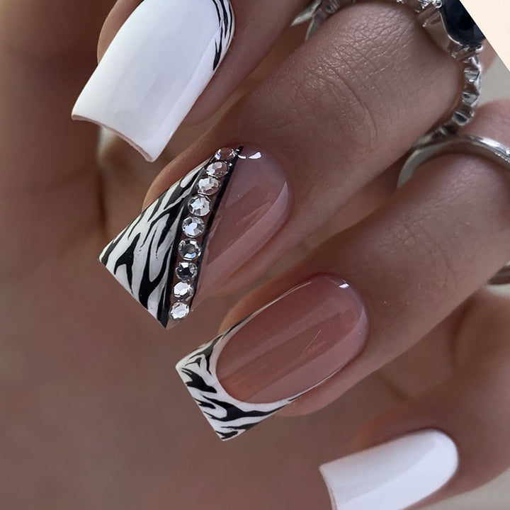 Stylische Zebra-Print-Acryl-Nagelkunst-Erweiterungen Karnz