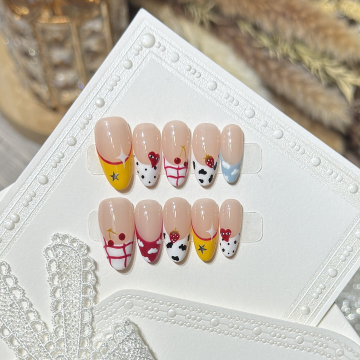 Kreatives fruchtfarbenes Press-On-Nagelset Karnz