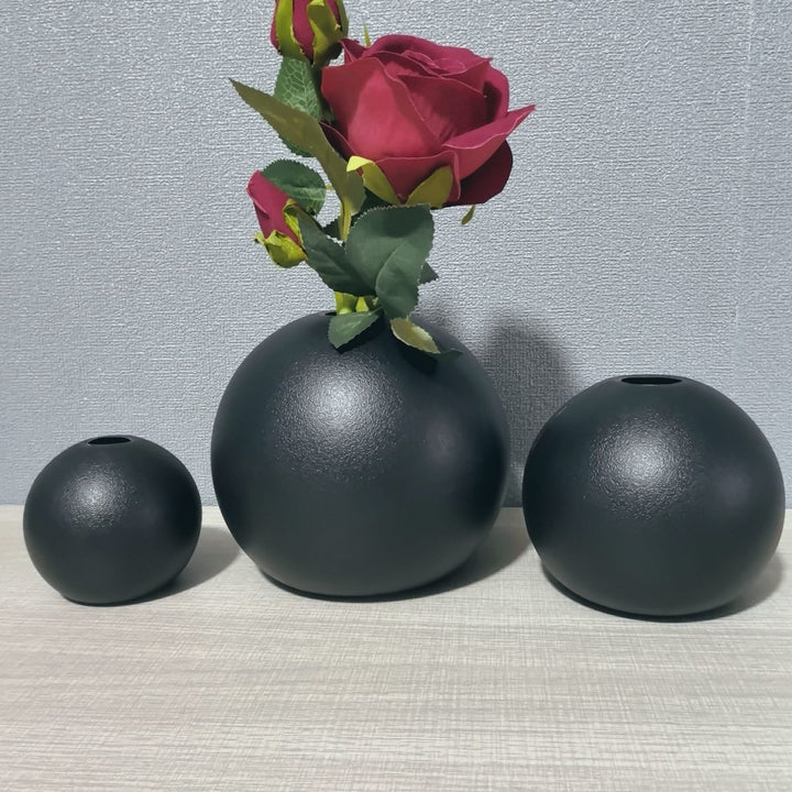 Minimalistische Keramiksphärenpflanzer Karnz