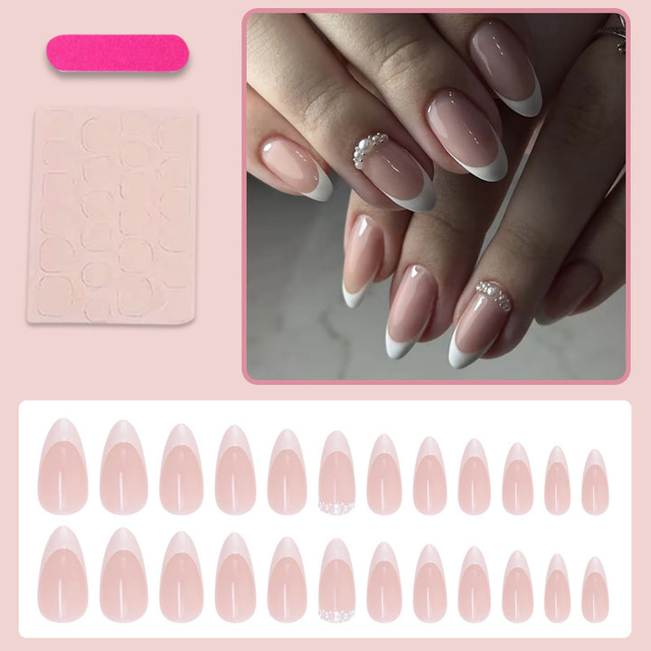 Elegante Kunstnägel mit Glitzerakzenten Karnz