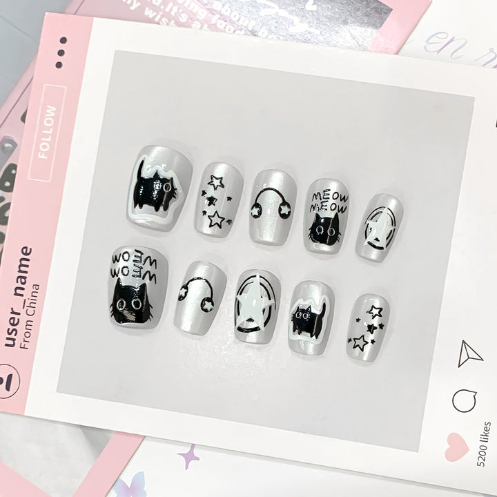 Verspielte Nagelkunst mit Katzenmotiven Karnz