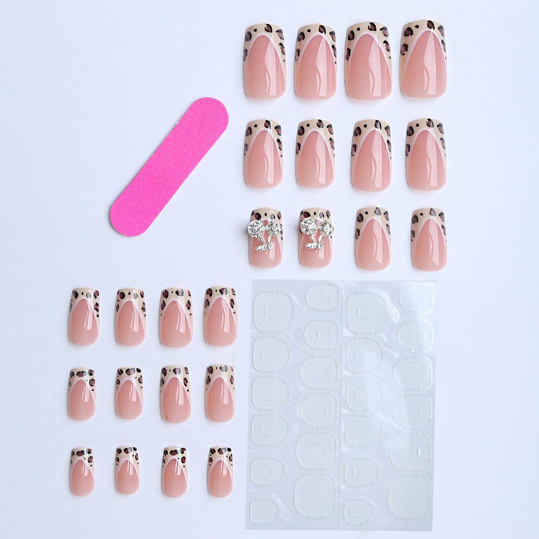 Künstliche Fingernägel mit Elegantem Tiermuster und Glitzerdetails Karnz