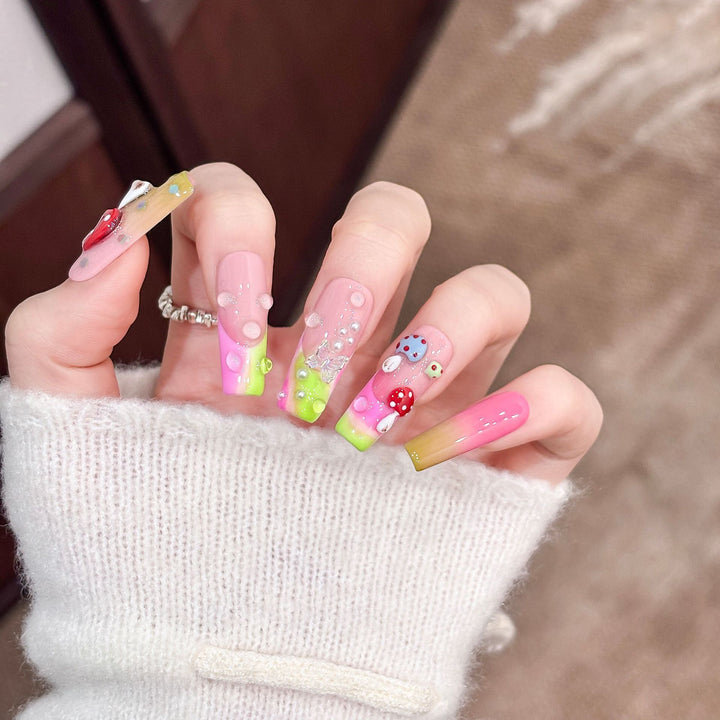 Künstlerische dekorative Press-On Nagelspitzen