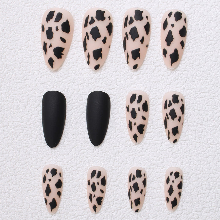 Künstlerische Stiletto Press-On Nägel mit Leoparden Design Karnz