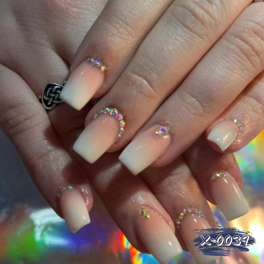 Kristallverzierter Nagelkunst-Kit