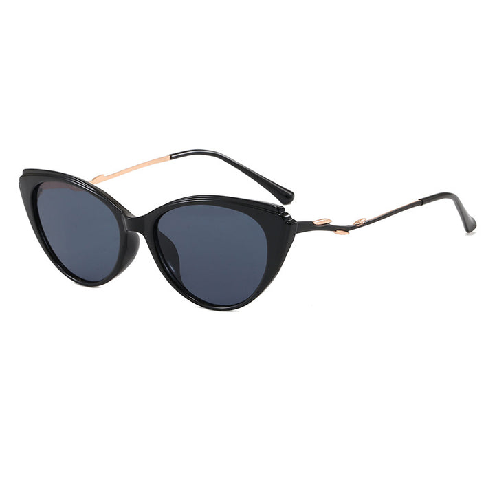 Modische Cat-Eye Brille mit Filigranem Design Karnz